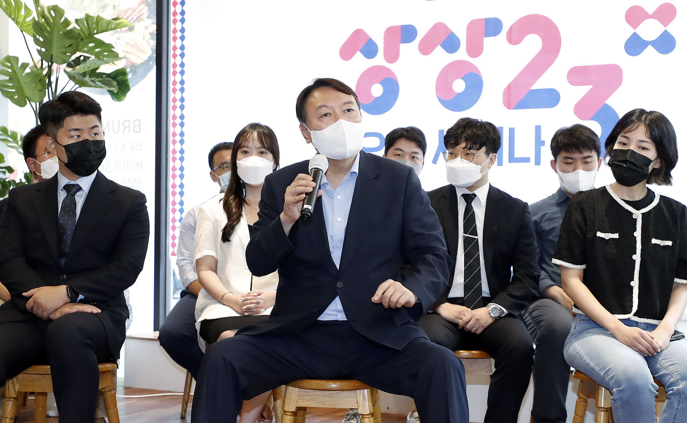 도리도리·쩍벌남…전문가들윤석열이미지반드시고쳐야