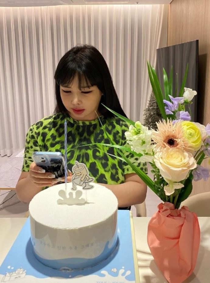 박봄 생일