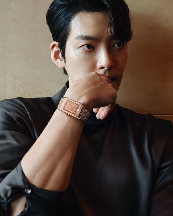 김우빈 인스타그램 이미지
