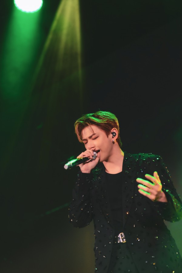 강다니엘, 유럽 투어 성황리에 종료… 팬들의 열광적인 반응 이미지