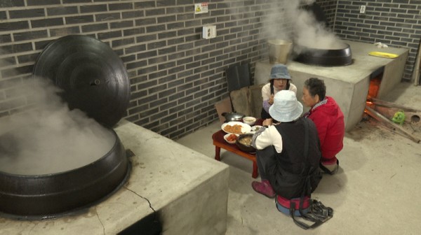 남편 잃고 돌아온 세 모녀, 장 담그기 도전기 공개! 이미지