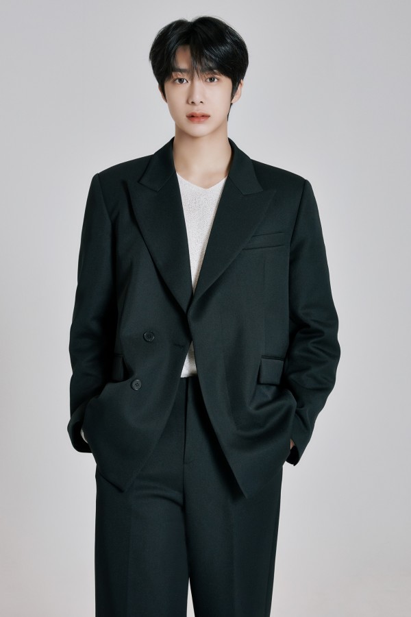 형원, 전역 후 열리는 무료 팬 이벤트에 기대감 폭발 이미지