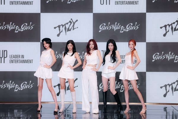 ITZY, 2025년 첫 완전체 컴백 카운트다운 라이브 성황리 진행 이미지