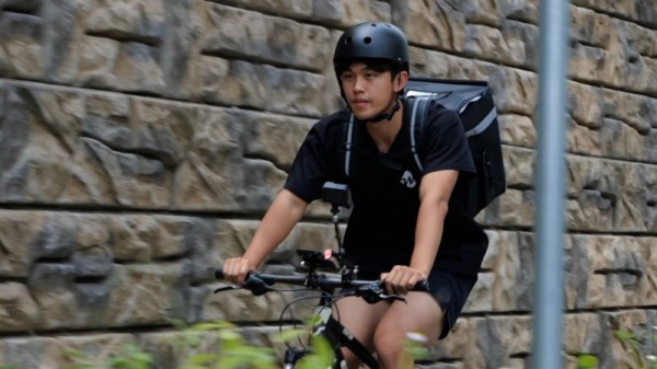 고3 기현, 청소 일로 가족 생계 책임진 사연 이미지