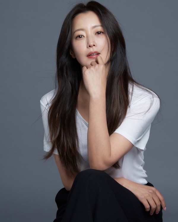 김희선, 드라마 복귀작 ‘다음생은 없으니까’ 기대감 증폭 이미지