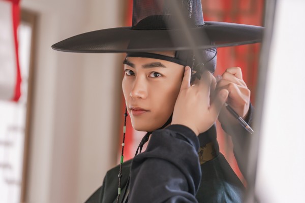 옥택연, 드라마 속 완벽 비주얼로 여심 저격 이미지