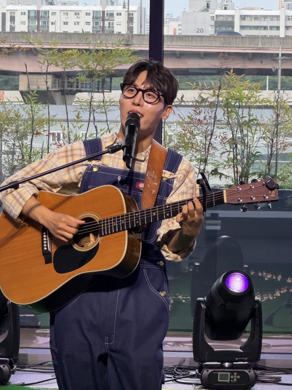 그_냥 10주년 콘서트, 미공개 신곡에 팬 열광 이미지