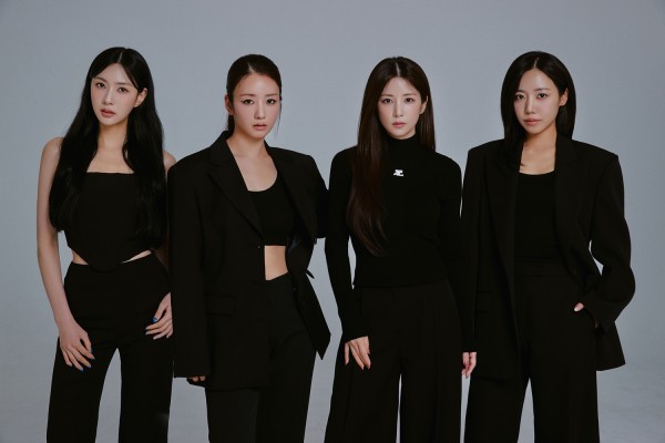 에이핑크 4인방, 위드어스 전속계약 새 출발 이미지