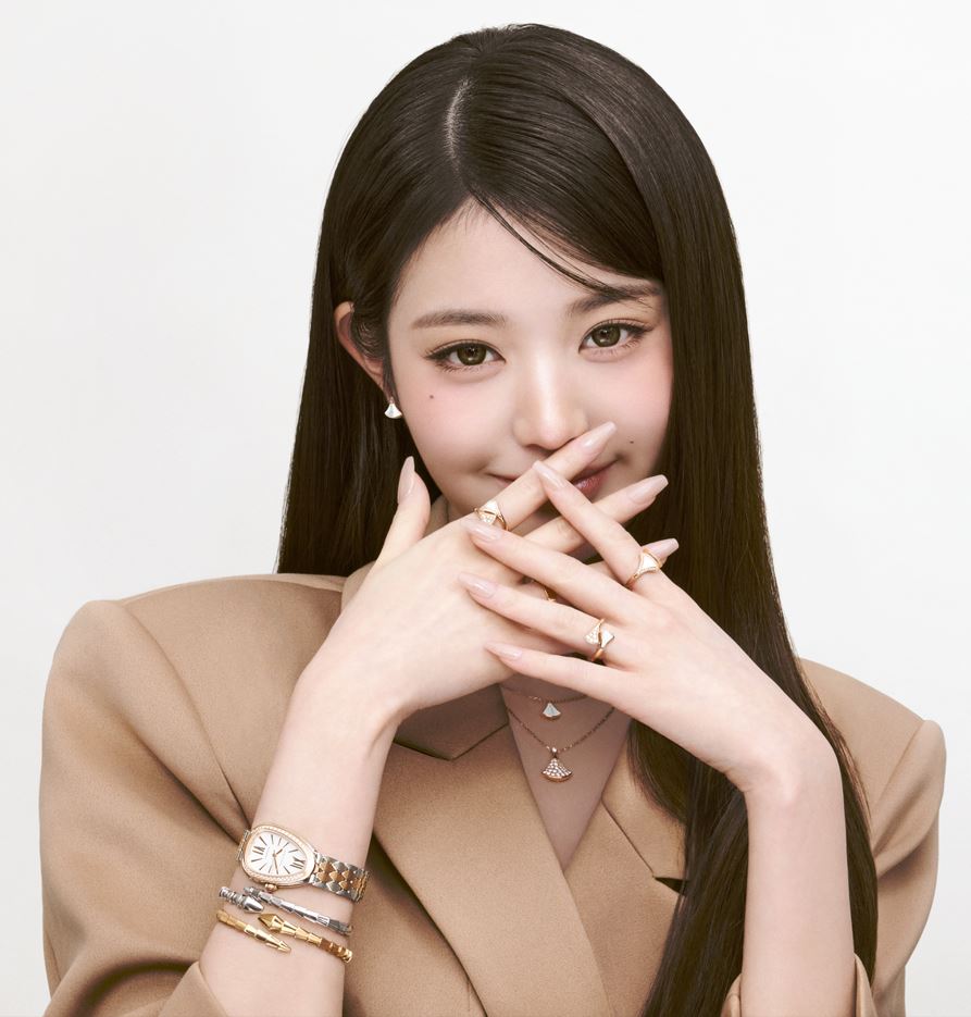 Hot News-장원영, 불가리 가을 화보에서 빛난  세르펜티·디바스 드림 조합